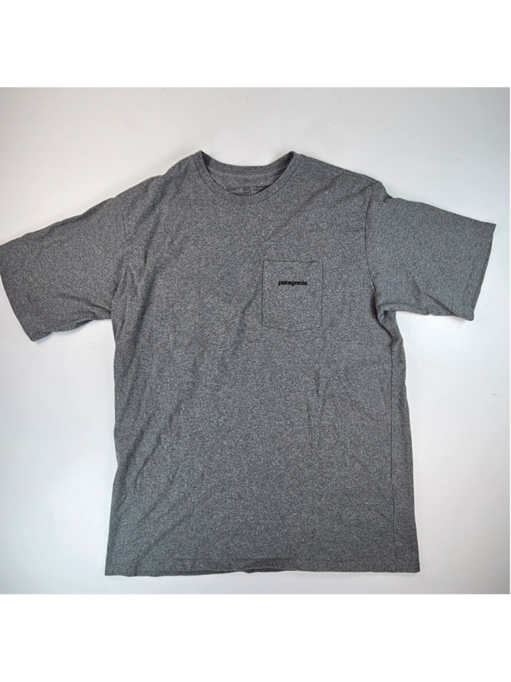 Patagonia P-6 Logo Pocket Responsibili-Tee Mens M Gray Graphic T Shirt